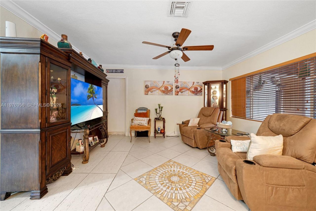 1385 NE 130th St, North Miami, FL 33161 Photo