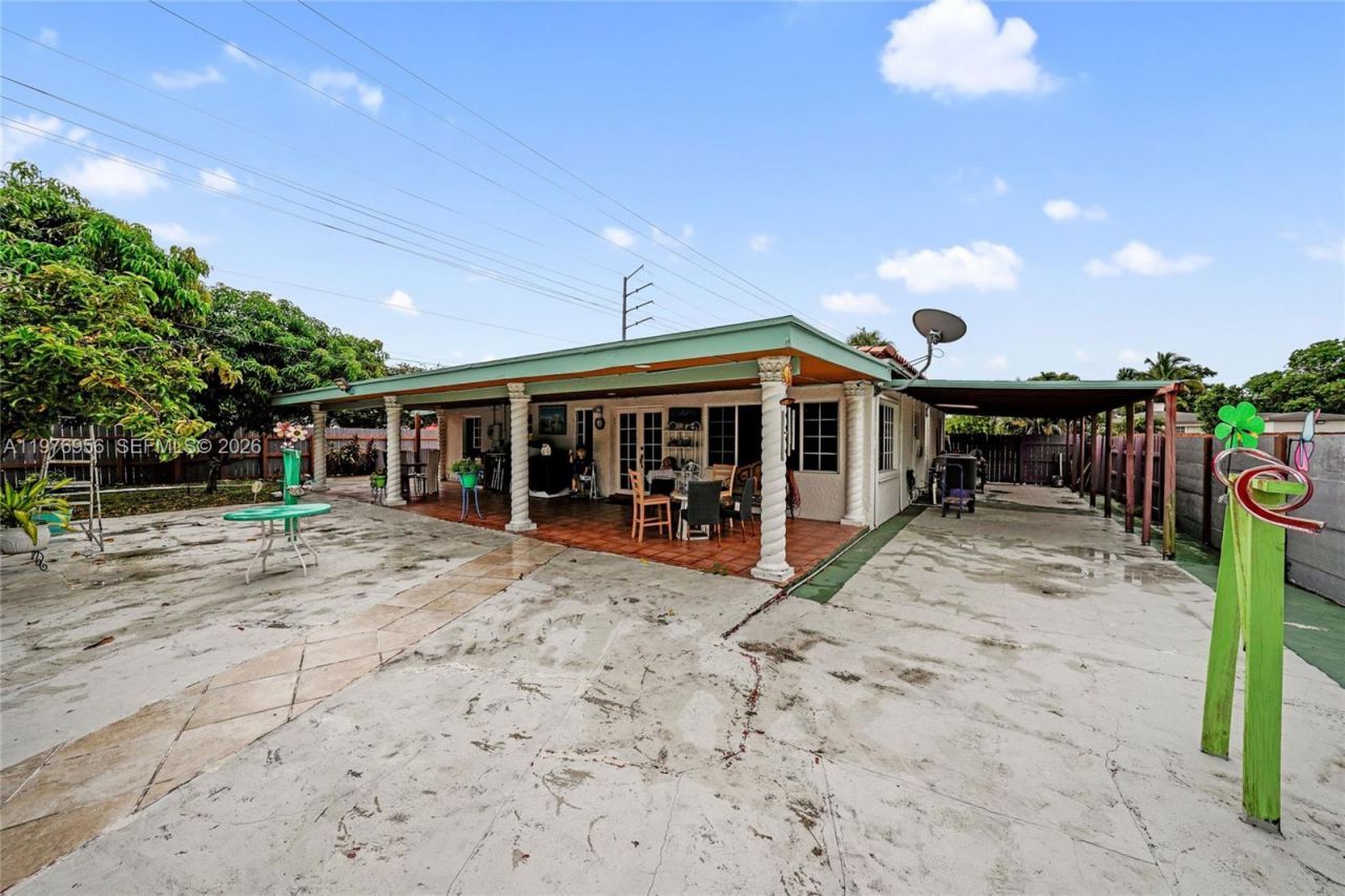 1385 NE 130th St, North Miami, FL 33161 Photo