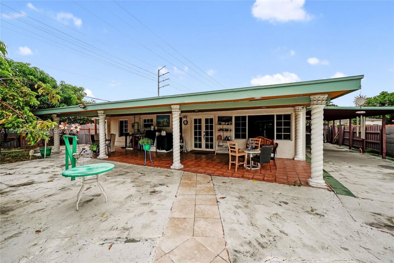 1385 NE 130th St, North Miami, FL 33161 Photo