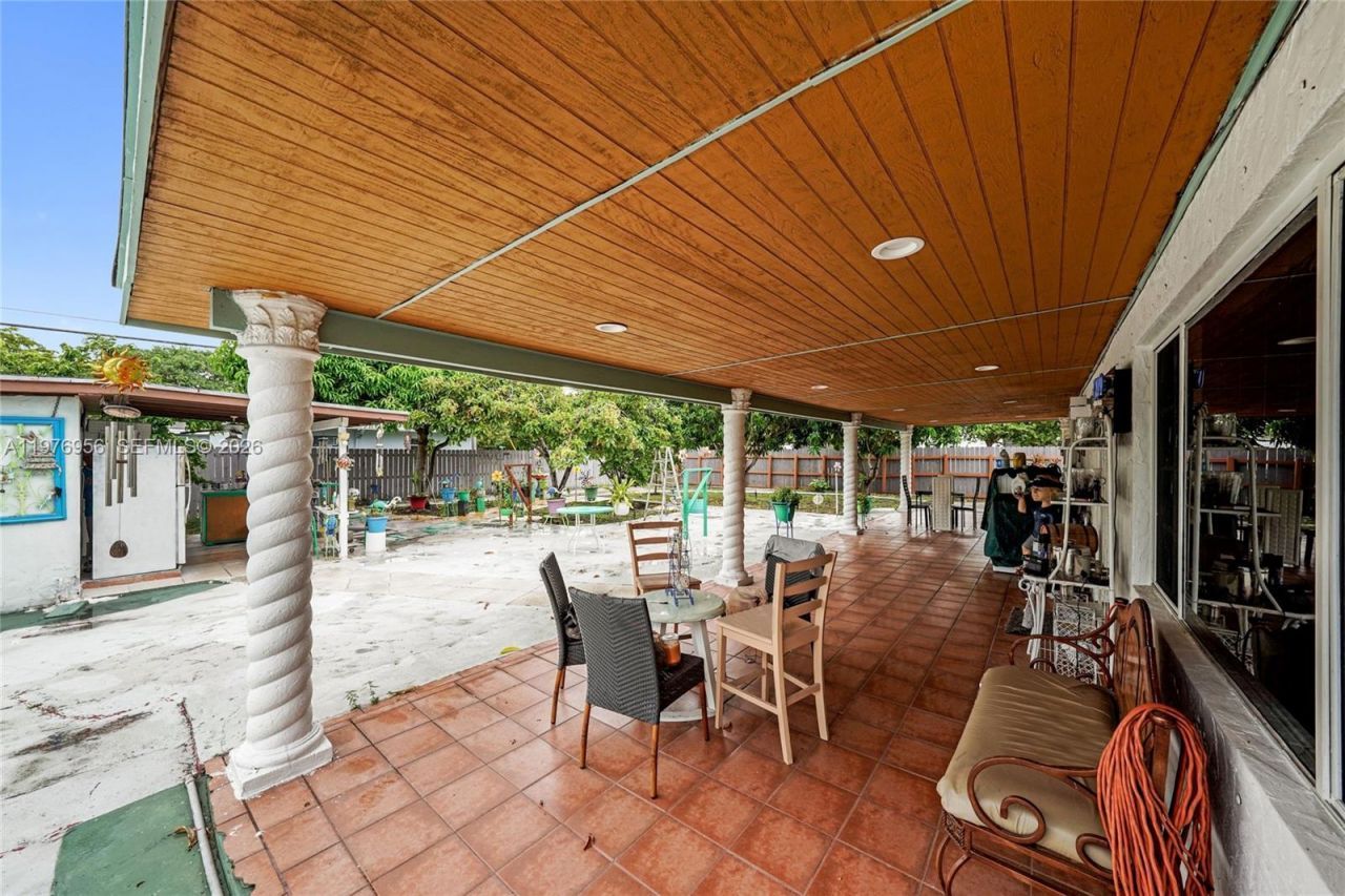 1385 NE 130th St, North Miami, FL 33161 Photo