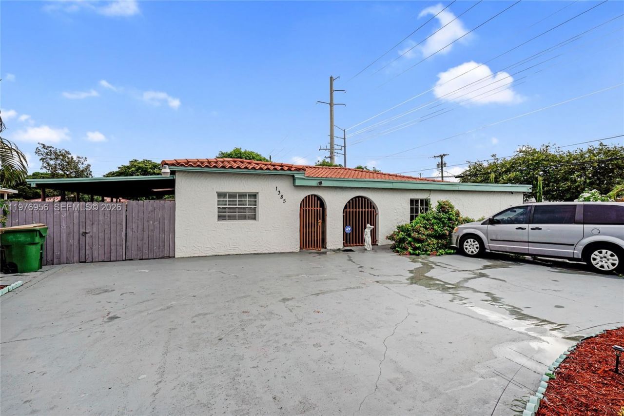 1385 NE 130th St, North Miami, FL 33161 Photo