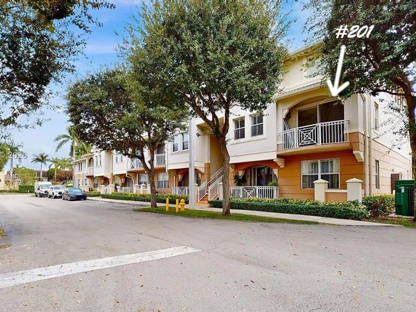 8980 W Flagler St, Unit 201, Miami, FL 33174