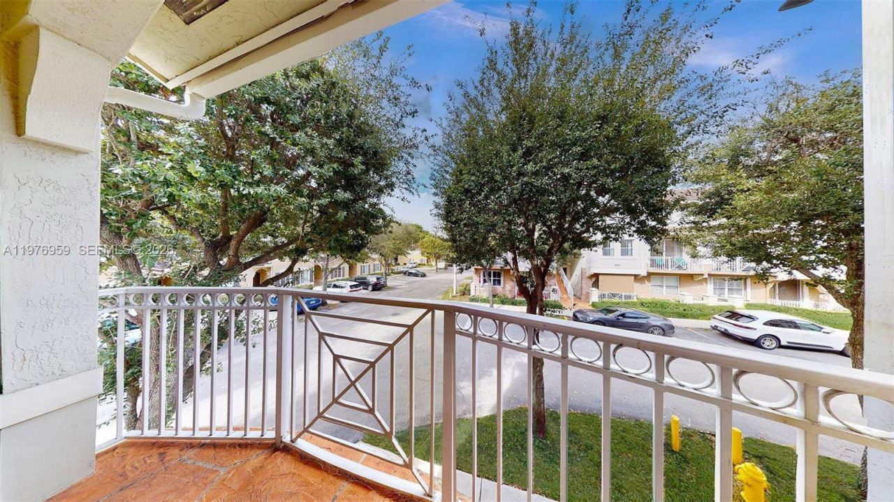 8980 W Flagler St, Unit 201, Miami, FL 33174 Photo