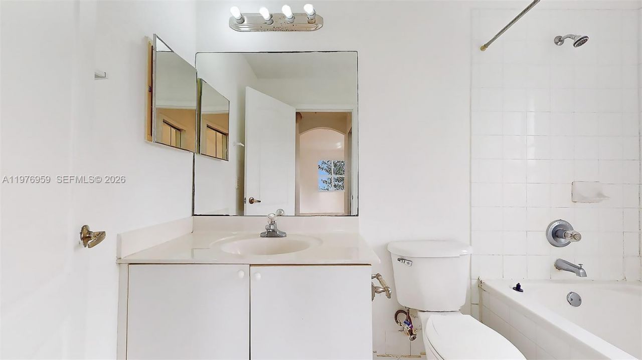 8980 W Flagler St, Unit 201, Miami, FL 33174 Photo