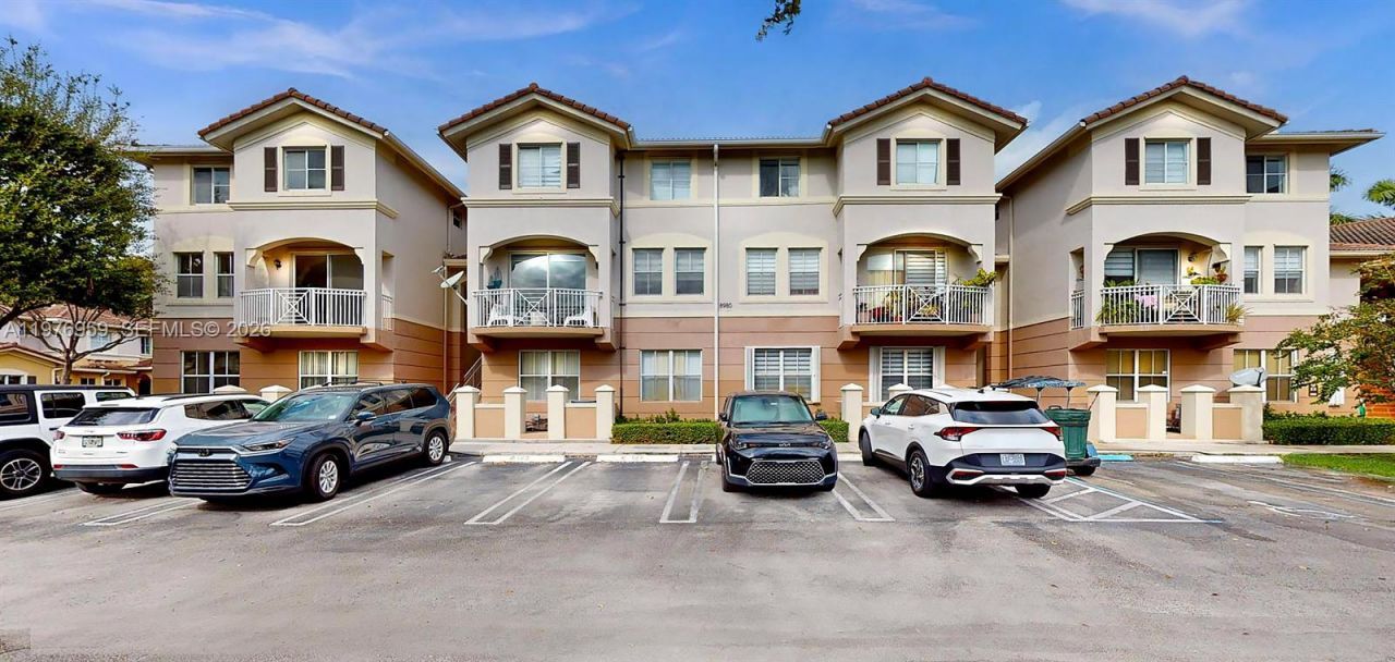 8980 W Flagler St, Unit 201, Miami, FL 33174 Photo