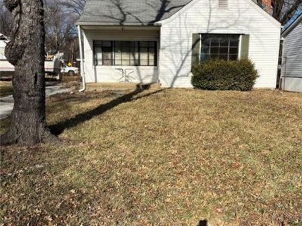 935 Murcia Street , St Louis, MO 63138