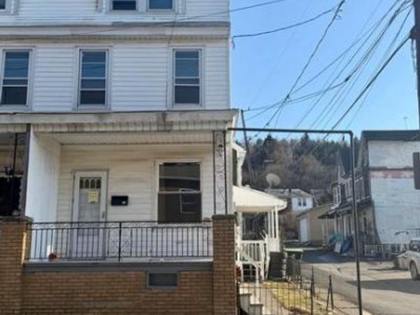 226 W 6TH STREET , MOUNT CARMEL, PA 17851