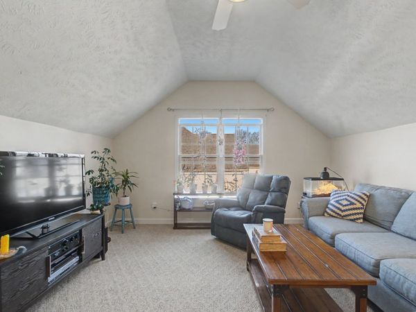 877 Glenraven Dr, Clarksville, TN 37043