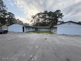 6525 Jasmine Street, Moss Point, MS 39563 Main Photo