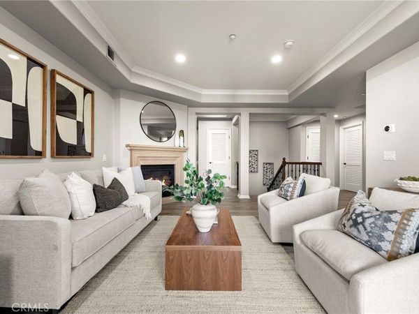 401 Bernard Street, Unit 211, Costa Mesa, CA 92627