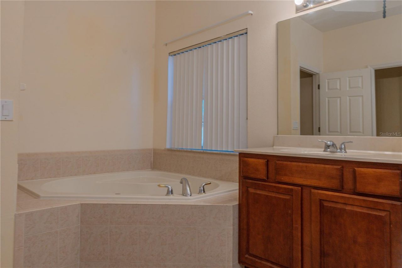 1895 Derby Glen Drive , Orlando, FL 32837 Photo