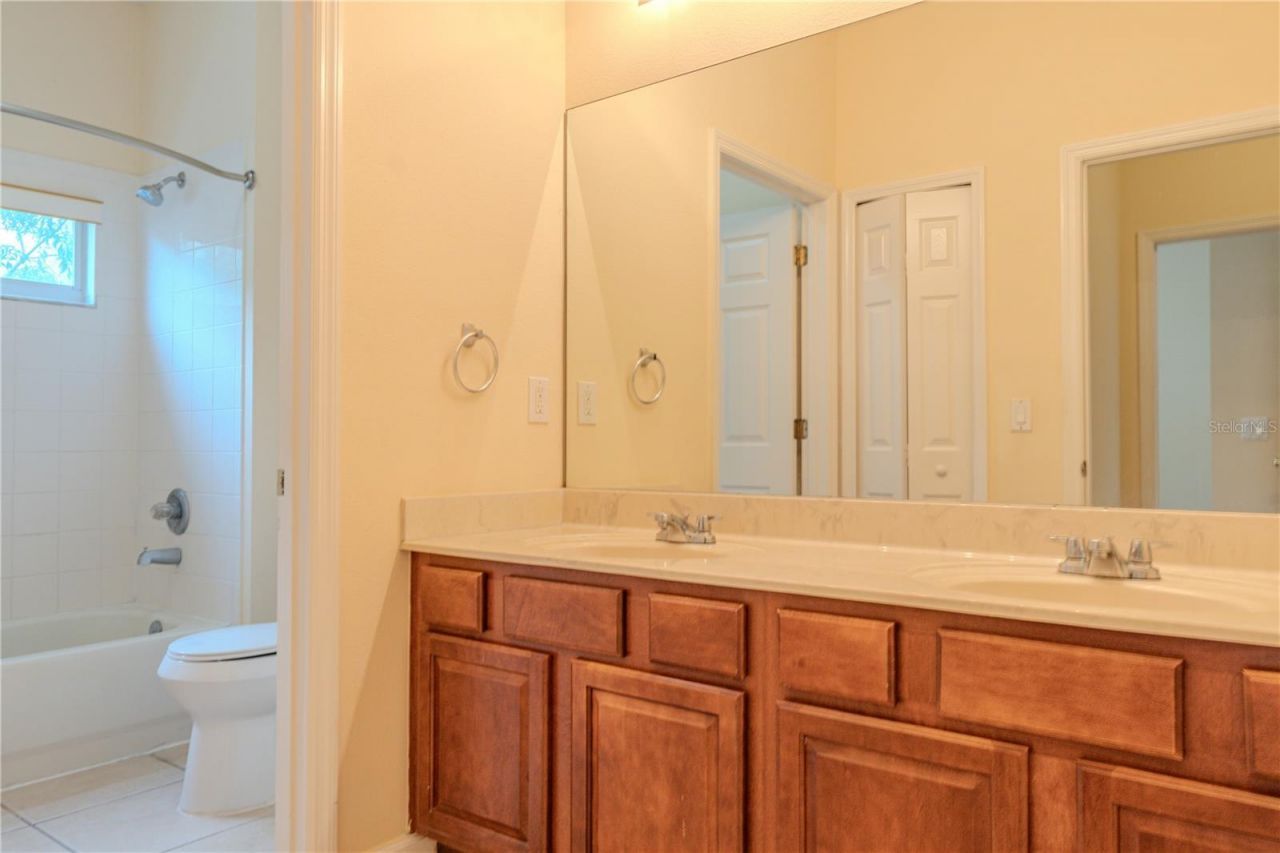 1895 Derby Glen Drive , Orlando, FL 32837 Photo