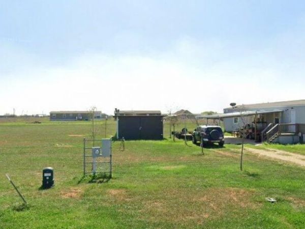 148 Anaqua Dr, Pleasanton, TX 78064