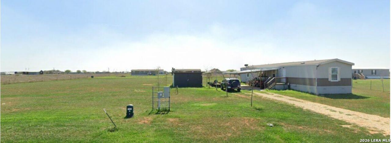 148 Anaqua Dr, Pleasanton, TX 78064 Main Photo