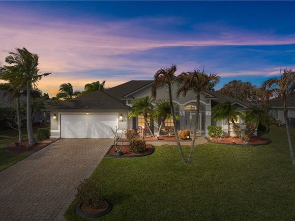 5648 Riverboat Circle SW, Vero Beach, FL 32968