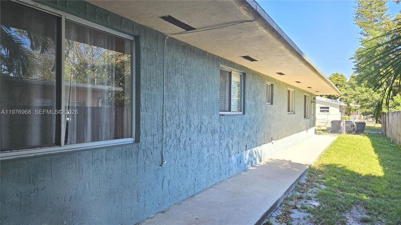 2411 Thomas St, Hollywood, FL 33020 Photo