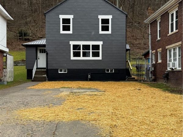 198 Nighbert Avenue, Logan, WV 25601