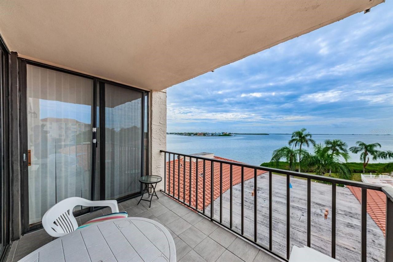 6218 Palma Del Mar Boulevard S, Unit 401, Saint Petersburg, FL 33715 Photo