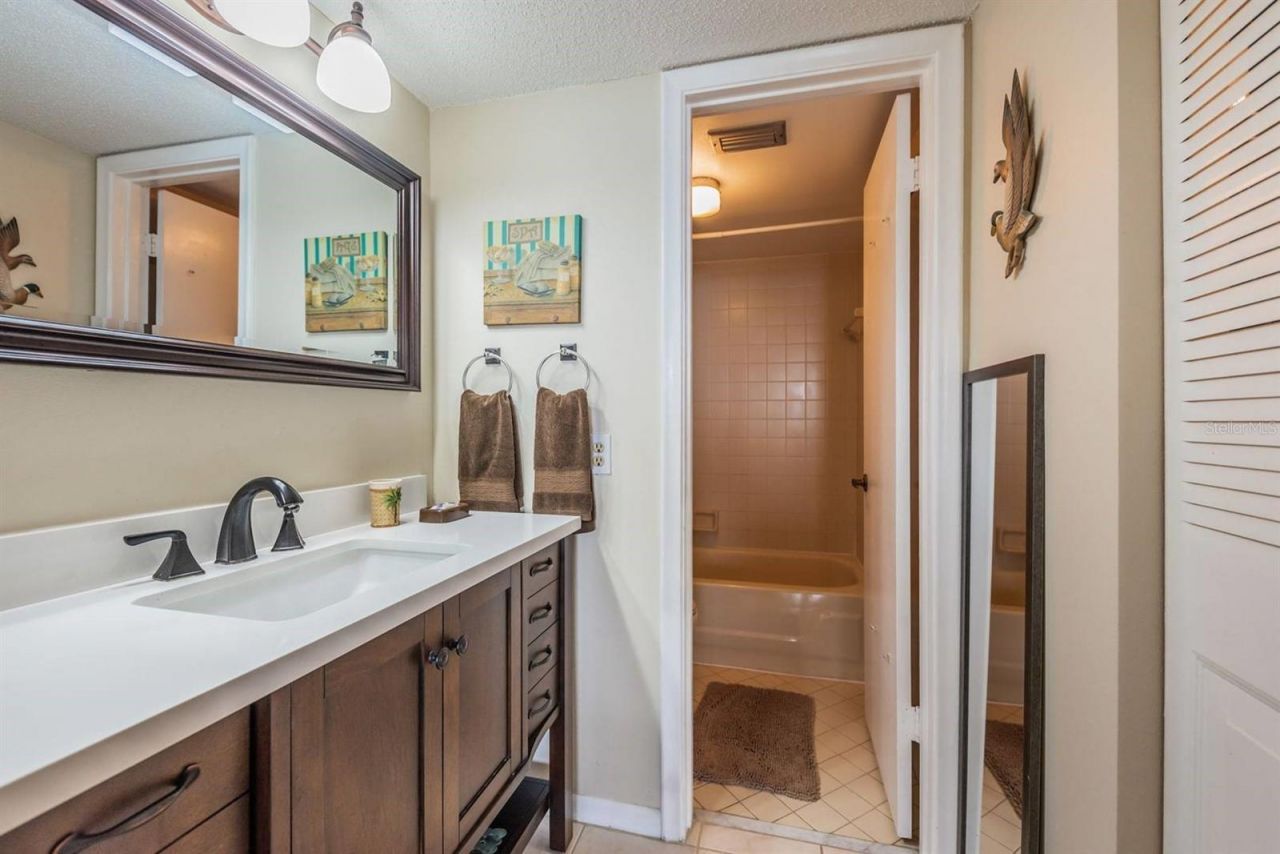 6218 Palma Del Mar Boulevard S, Unit 401, Saint Petersburg, FL 33715 Photo