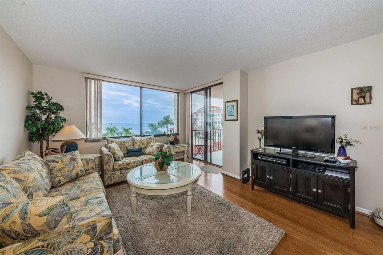 6218 Palma Del Mar Boulevard S, Unit 401, Saint Petersburg, FL 33715 Photo