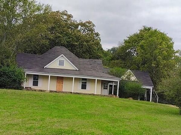 150 Larry Lynch Rd, Delano, TN 37325