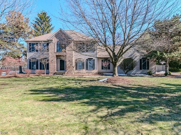 5596 Turnberry Lane, Highland Heights, OH 44143