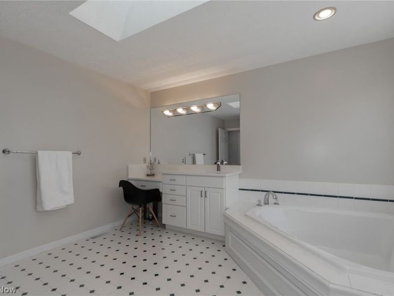 5596 Turnberry Lane, Highland Heights, OH 44143 Photo 26