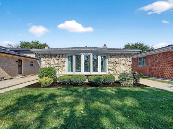 5446 W Lunt Avenue , Chicago, IL 60646