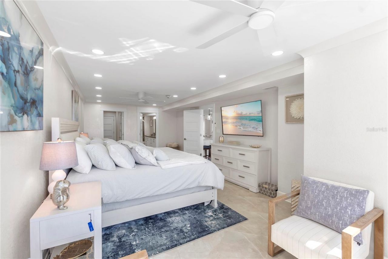 5770 Midnight Pass, Unit C608, Siesta Key, FL 34242 Photo