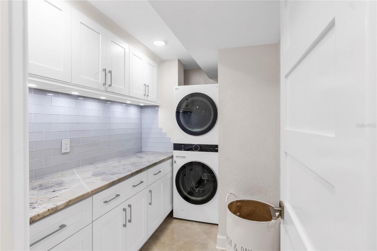 5770 Midnight Pass, Unit C608, Siesta Key, FL 34242 Photo