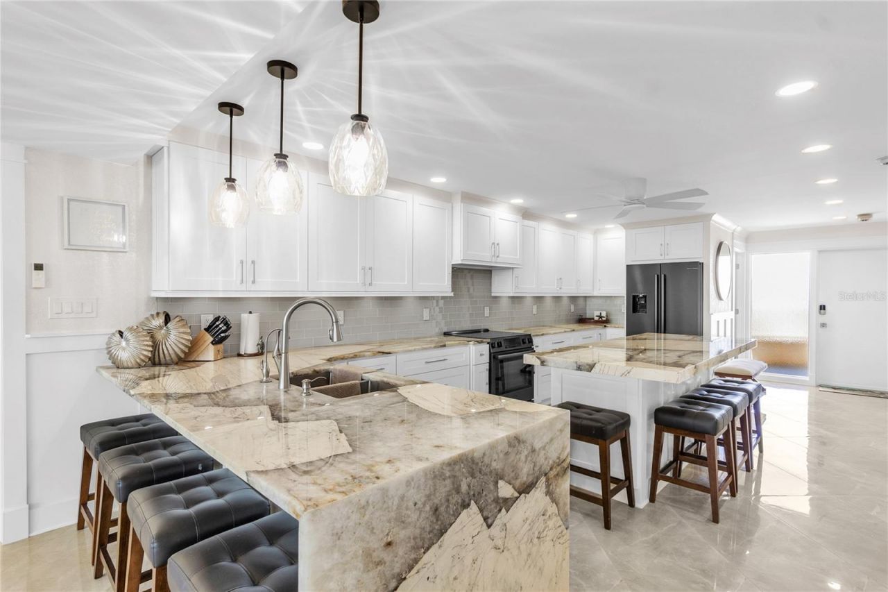 5770 Midnight Pass, Unit C608, Siesta Key, FL 34242 Photo