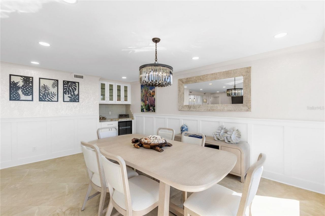 5770 Midnight Pass, Unit C608, Siesta Key, FL 34242 Photo