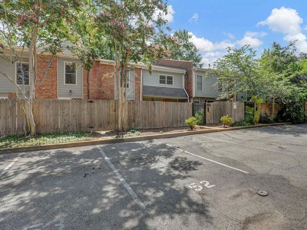 698 HOTCHKISS BLVD, Unit B, Memphis, TN 38104
