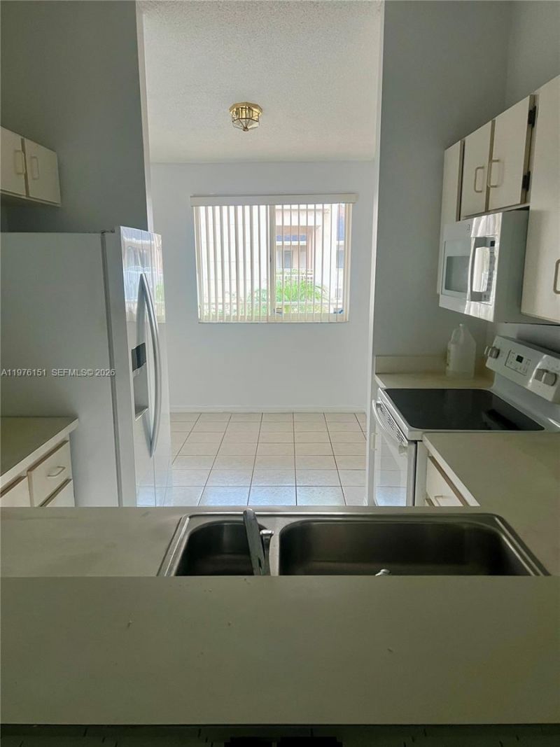 7555 Trent Dr, Unit 212 D, Tamarac, FL 33321 Photo