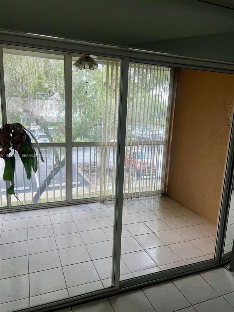7555 Trent Dr, Unit 212 D, Tamarac, FL 33321 Photo