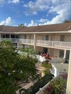 7555 Trent Dr , Unit 212, Tamarac, FL 33321 Photo