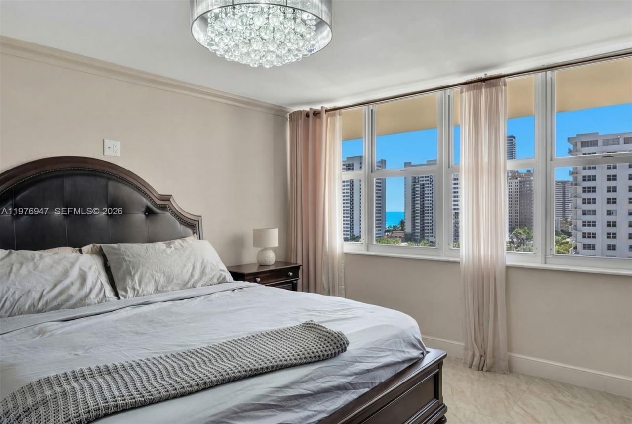 1825 S Ocean Dr, Unit 1014, Hallandale Beach, FL 33009 Photo