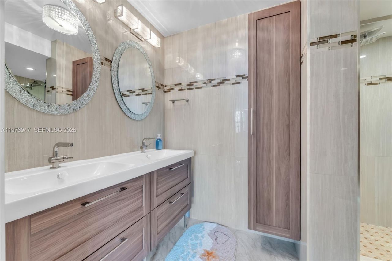 1825 S Ocean Dr, Unit 1014, Hallandale Beach, FL 33009 Photo