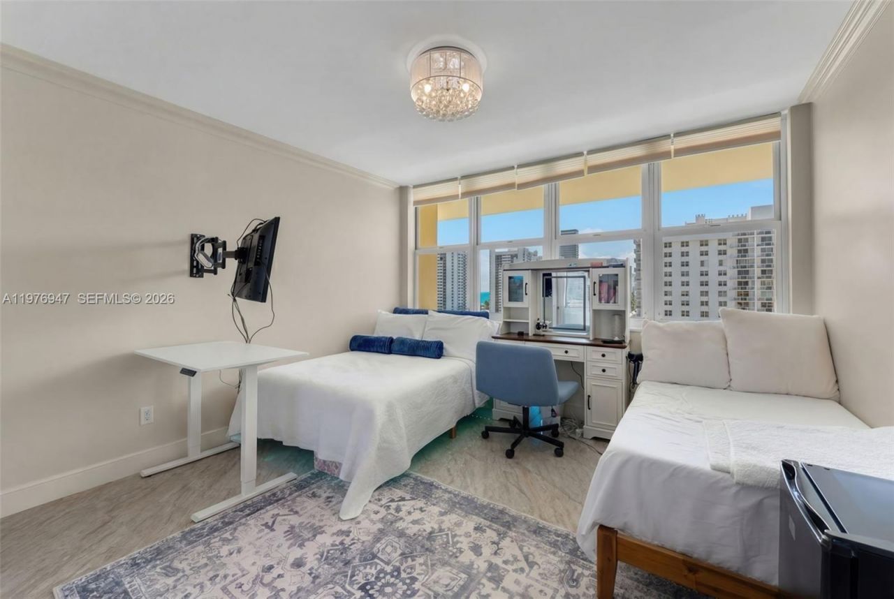 1825 S Ocean Dr, Unit 1014, Hallandale Beach, FL 33009 Photo