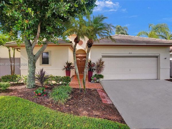 212 Citrus Trl , Boynton Beach, FL 33436