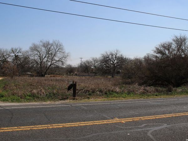 20530 Pleasanton Rd., San Antonio, TX 78221