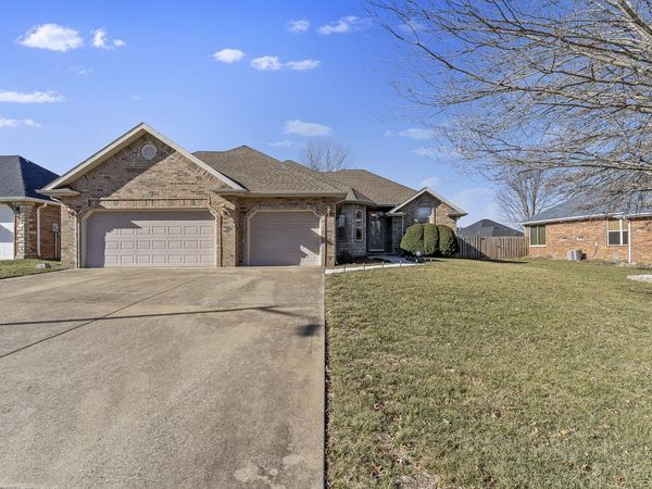 3969 N Springlawn Avenue , Springfield, MO 65803