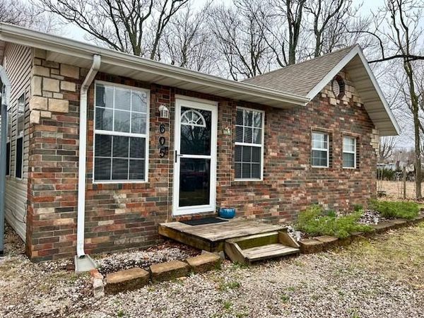 605 S Missouri Street, Marionville, MO 65705