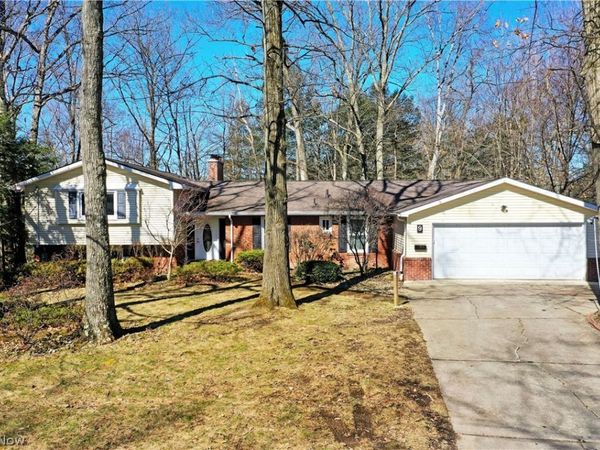 9 Hillside Drive, Girard, OH 44420