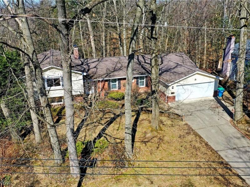 9 Hillside Drive, Girard, OH 44420 Photo 2