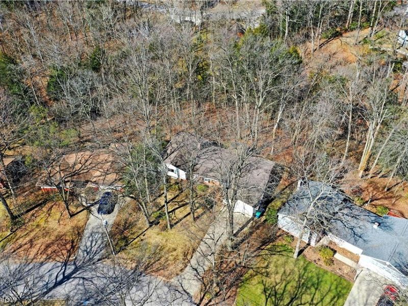 9 Hillside Drive, Girard, OH 44420 Photo 3