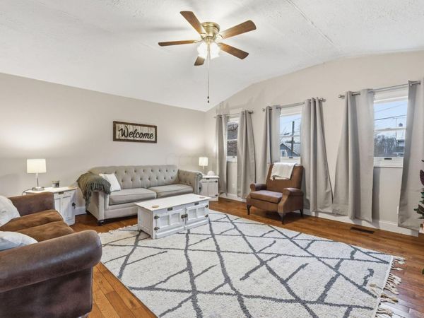 8 E Walnut Street, Marengo, OH 43334