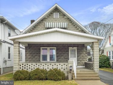 452 S FOURTH STREET, CHAMBERSBURG, PA 17201