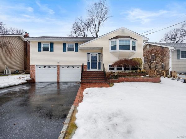 6 Stimson Place , Huntington, NY 11743