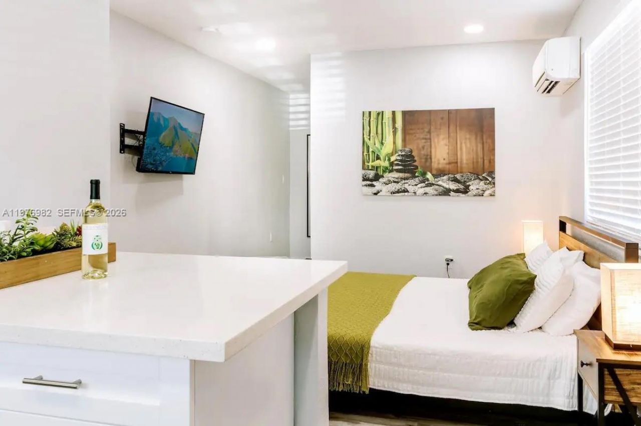 1647 NW 29th Ave , Miami, FL 33125 Photo